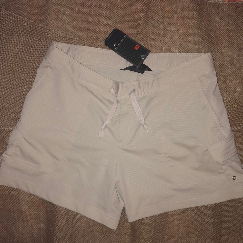 Nike Sphere Dry Beige Shorts L